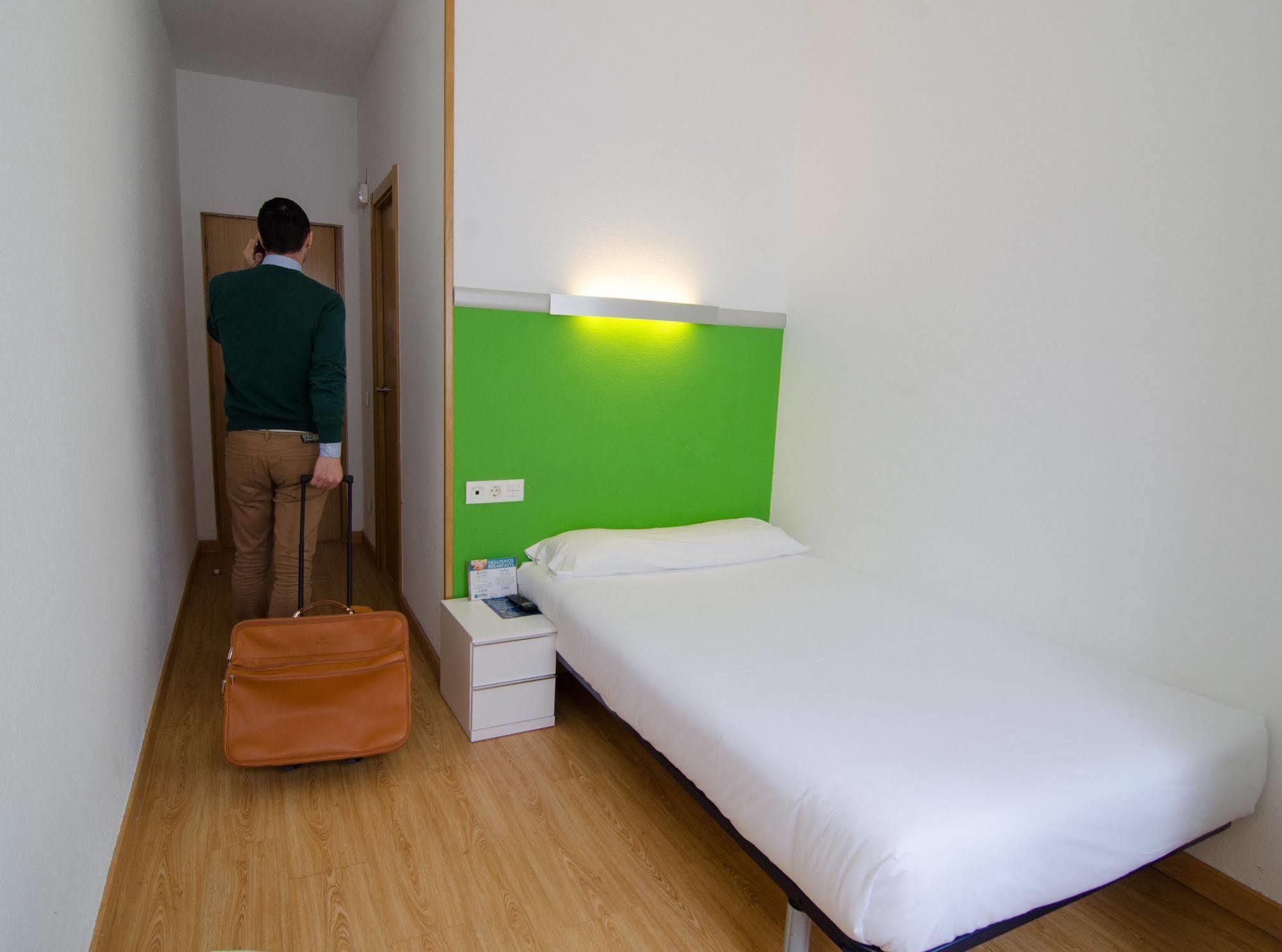 Hotel Centro Vitoria Autocheckin Extérieur photo